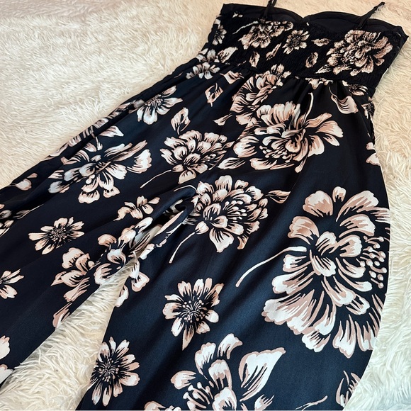 Band of Gypsies Navy Pink Floral Wide Leg Jumpsuit Size M - Picture 2 of 13